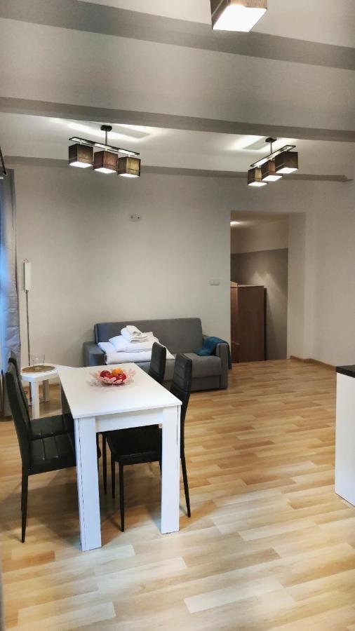 Marka Apartment 1 Krakau Buitenkant foto